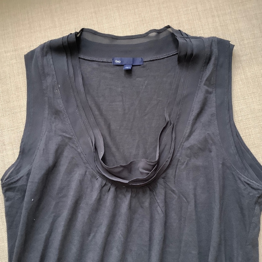 Gap tank top with woven lace collar